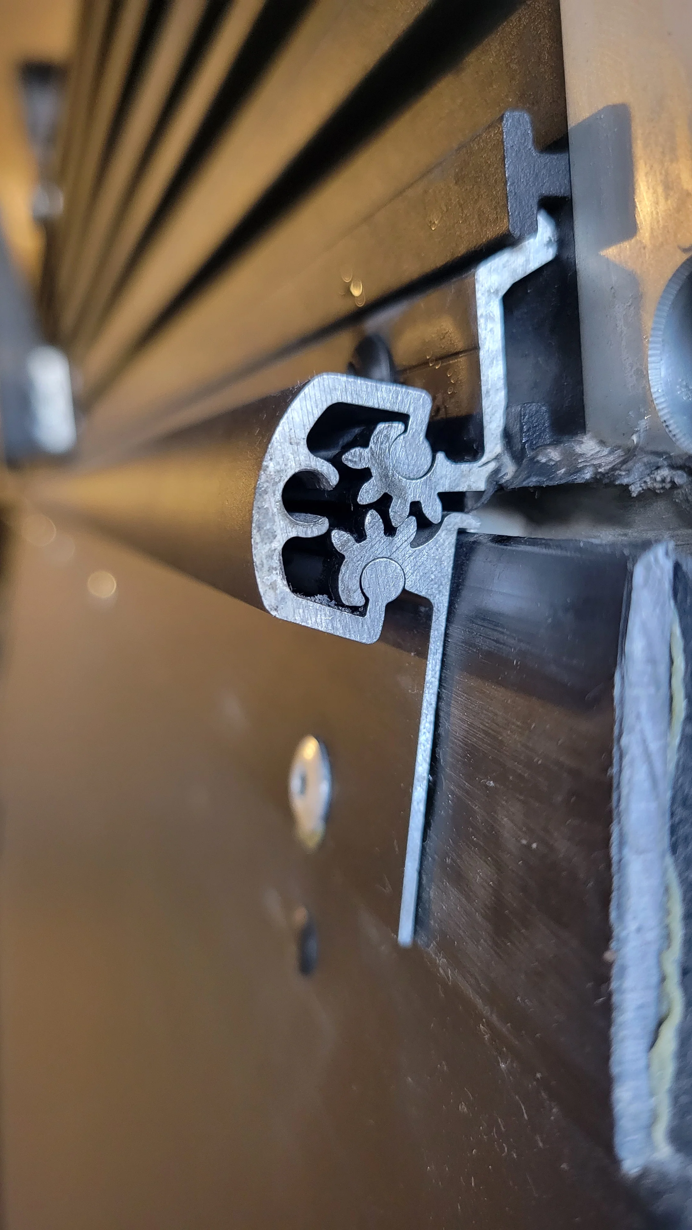 V1.5 Embassy Hinges